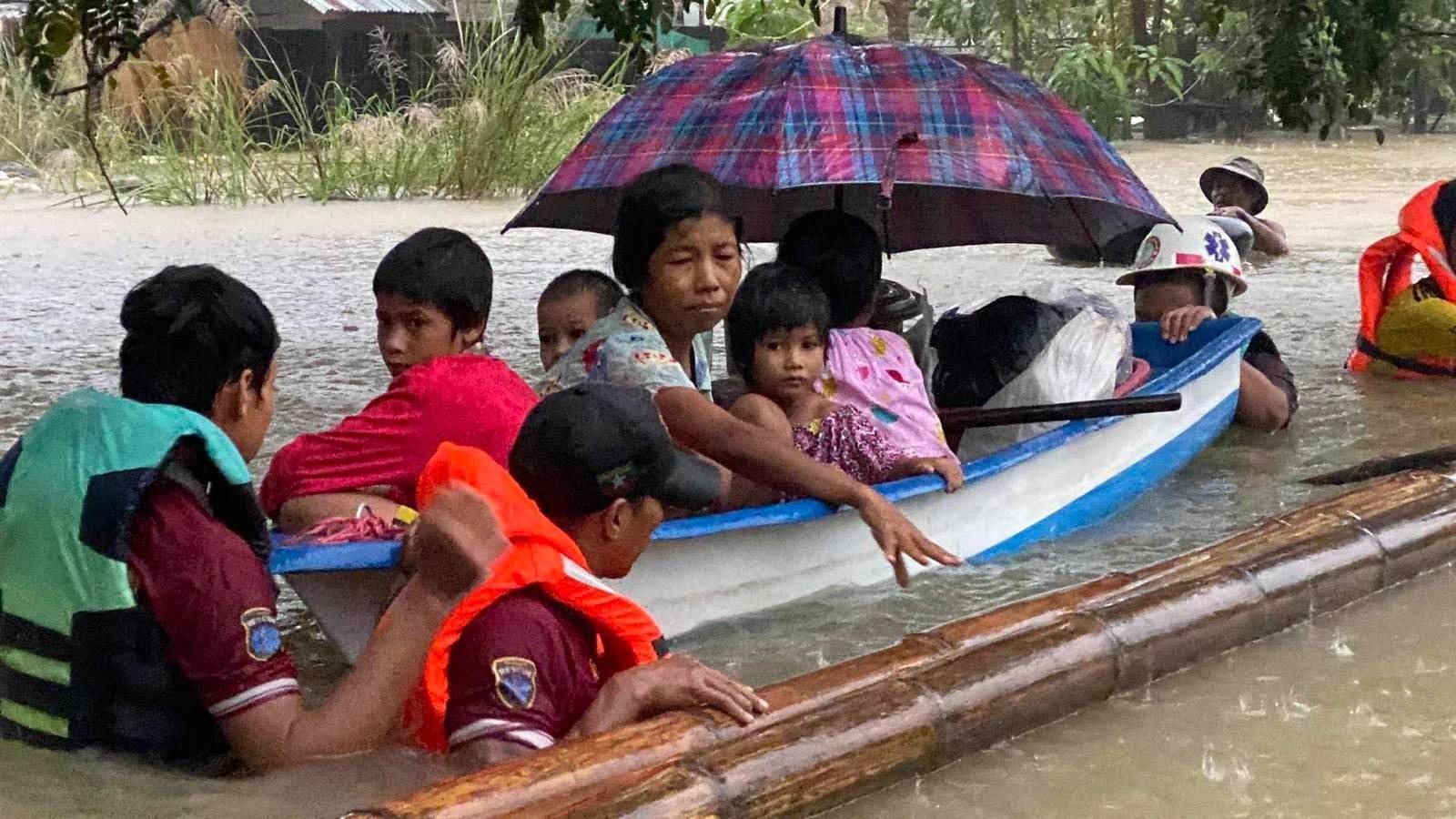 ပဲခူးမှာ ၄ ကြိမ်မြောက်ရေကြီး ရေလျှံမှုဖြစ်၊ ရေဘေးသင့် ၁ သောင်းကျော်ရှိနေပြီး စားစရာနဲ့ရေ အကူအညီလိုအပ်