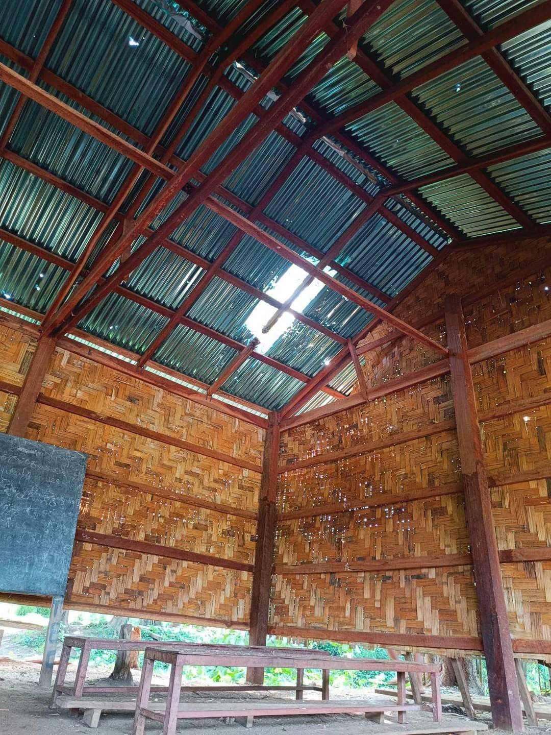 ယင်းမာပင်မှာ ပိတ်ရက်အချိန်ပိုစာသင်နေတဲ့ ကြားကာလကျောင်းကို စစ်ကောင်စီတပ်က လေကြောင်းနဲ့ ဗုံးကြဲတိုက်ခိုက်