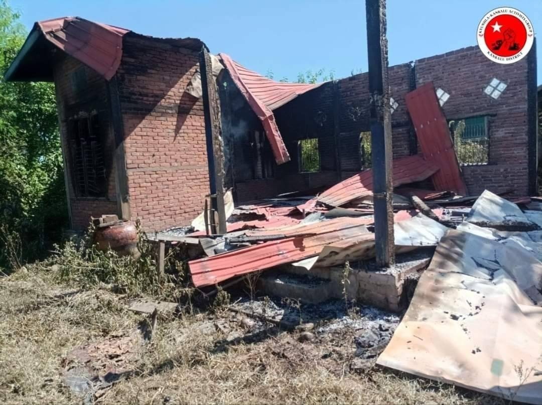 ဇီးကုန်းတိုက်နယ် နဲ့ ကိုးတောင်ဘို့တိုက်နယ်က လူနေအိမ် ၃၀ ကျော်ကို စစ်တပ်က မီးရှို့ဖျက်ဆီး