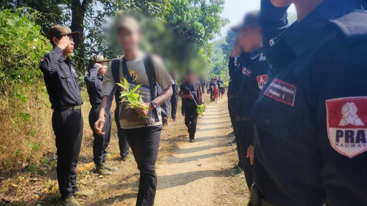 ရှေ့တန်းပြန် PDF တွေကို PRA-Magway ဌာနချုပ်က သပြေပန်းနဲ့ကြိုဆို
