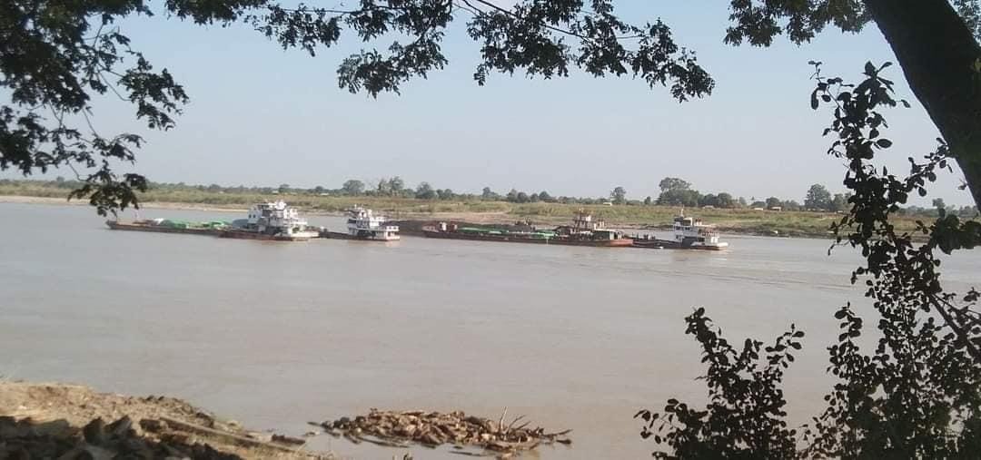 ကနီမှာ NUG ခွင့်ပြုထားတဲ့ အကောက်ခွန်ဂိတ် ၅ ခုသာချန်ပြီး ငွေကောက်ခံနေတဲ့ဂိတ် ၂၀ နီးပါး ပိတ်သိမ်း