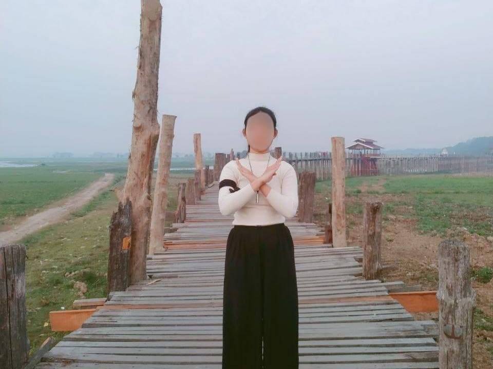 မန္တလေးမှာ တကိုယ်တော်ဆန္ဒပြတဲ့ အမျိုးသမီးအပါ ၂ဦးဖမ်းခံရပြီး ကျောက်ဝိုင်းက ဆိုင် ၉၀ ကျော်ပိတ်ခံရ
