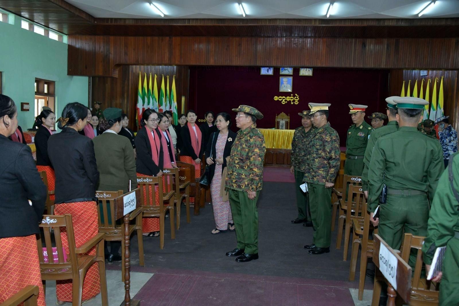 တပ်တွင်းဝေဖန်မှုတွေမြင့်တက်နေချိန် စစ်သားတွေရဲ့ သက်စွန့်တာဝန်စရိတ်ကို ၅ သောင်းကျပ် တိုးပေး