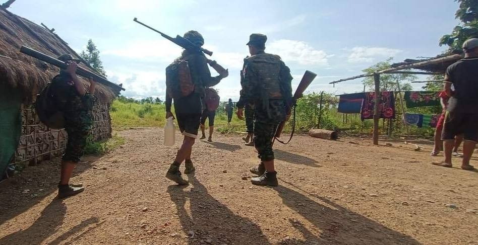ဂန့်ဂေါမှာ မြေကျင်းတူးနေတဲ့ စစ်အုပ်စုဝင် ၁ ဦးသေနတ်နဲ့ ပစ်ခတ်ခံရလို့ သေဆုံး