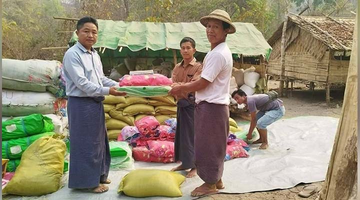 ဂန့်ဂေါစစ်ဘေးရှောင်တွေကို ဆန်နဲ့လူသုံးကုန်တွေ ထောက်ပံ့