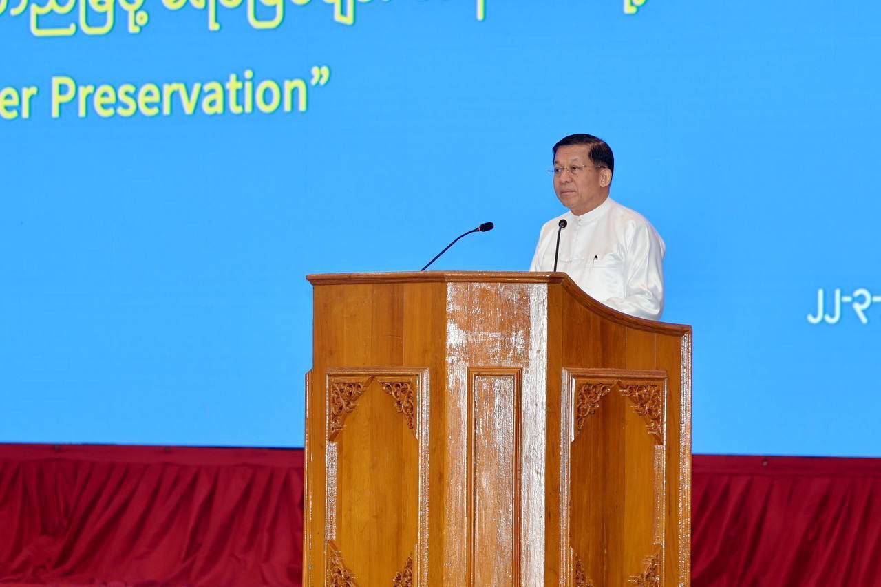 ဧရာဝတီနဲ့ချင်းတွင်းမြစ်တွေကို ထိန်းသိမ်းမယ်လို့ စစ်ခေါင်းဆောင်ပြော