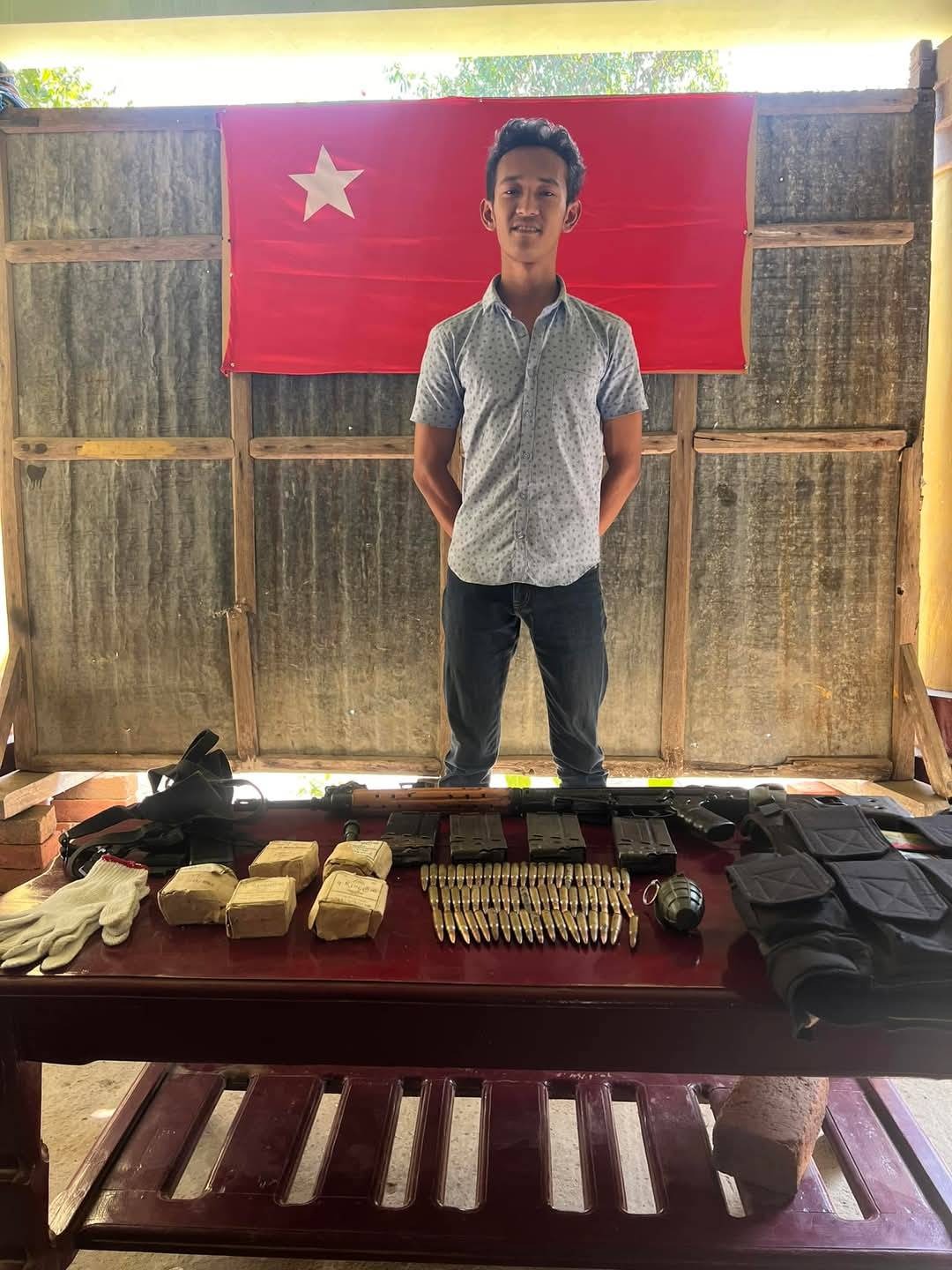 ရေဦးမြို့မရဲစခန်းက ရဲတပ်သား လက်နက်နဲ့အတူ ဘက်ပြောင်းခိုလှုံ