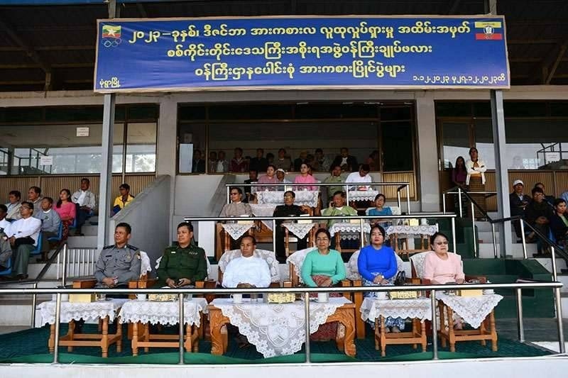 မုံရွာမြို့ ဒီဇင်ဘာလမ်းလျှောက်ပွဲလုပ်တဲ့နေရာ မိုင်းခွဲခံရ၊ ပွဲတက်တဲ့ဝန်ကြီးချုပ်ကတော် လန့်ပြီး ဆေးရုံရောက်ဟုဆို