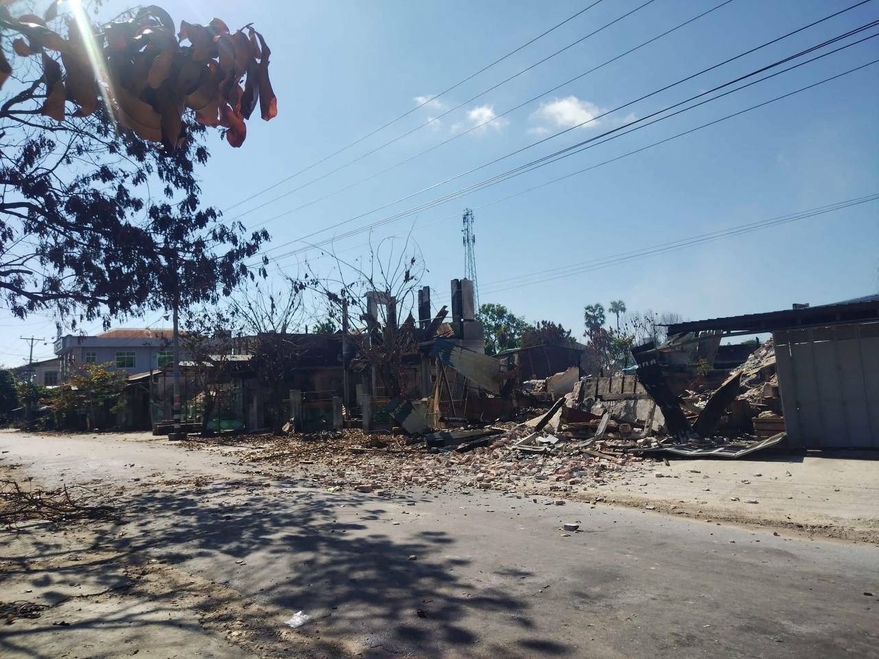 ထီးချိုင့်မြို့နယ်က ဖမ်းဆီးခံထားရတဲ့ဒေသခံတွေကို စစ်တပ်က ပြန်မလွှတ်သေး