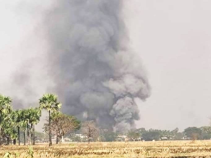 စစ်ကောင်စီတပ်တွေက ယနေ့နံနက်အစောပိုင်းမှာ အရာတော်နယ်က ကျေးရွာတရွာကို မီးတင်ရှို့သွား