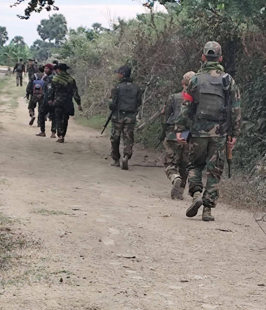 တိုက်ပွဲဖြစ်လာနိုင်လို့ စလင်းမြို့နယ်ထဲက လမ်းပိုင်း ၂ ခုကို သွားလာခွင့်ကန့်သတ်