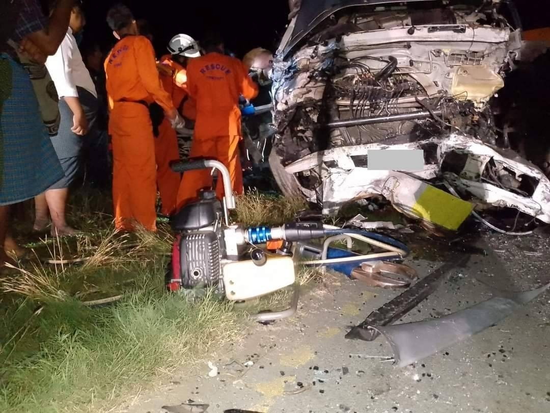 ဝေါမှာ တွဲကားနဲ့ ခရီးသည်တင်ကား တိုက်ပြီး ၁ ဦးသေ၊ ၁၃ ဦးဒဏ်ရာရ