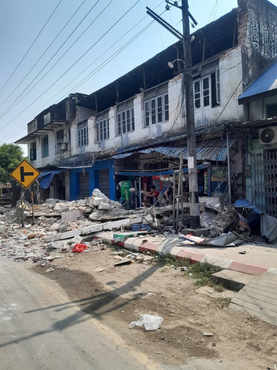 ဖြူးနဲ့တောင်ငူမှာ ငလျင်ဘေးကြောင့် အဆောက်အဦပြိုပိသေဆုံးသူ ၂၀ ကျော်အထိရှိလာပြီး ၅၀ ကျော်ဒဏ်ရာရ