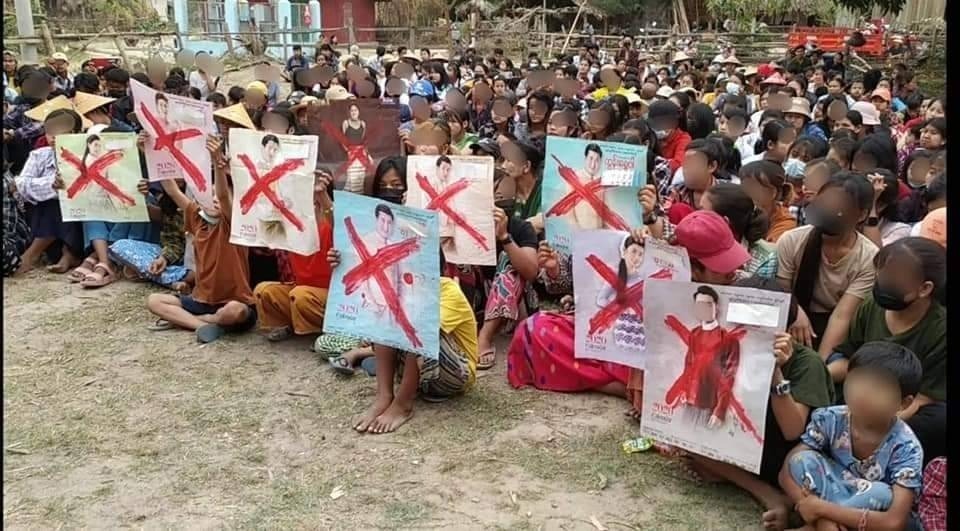 တန့်ဆည်မှာ ရေပေါ်ဆီအနုပညာရှင်များ အလိုမရှိကြောင်း ဆန္ဒပြ