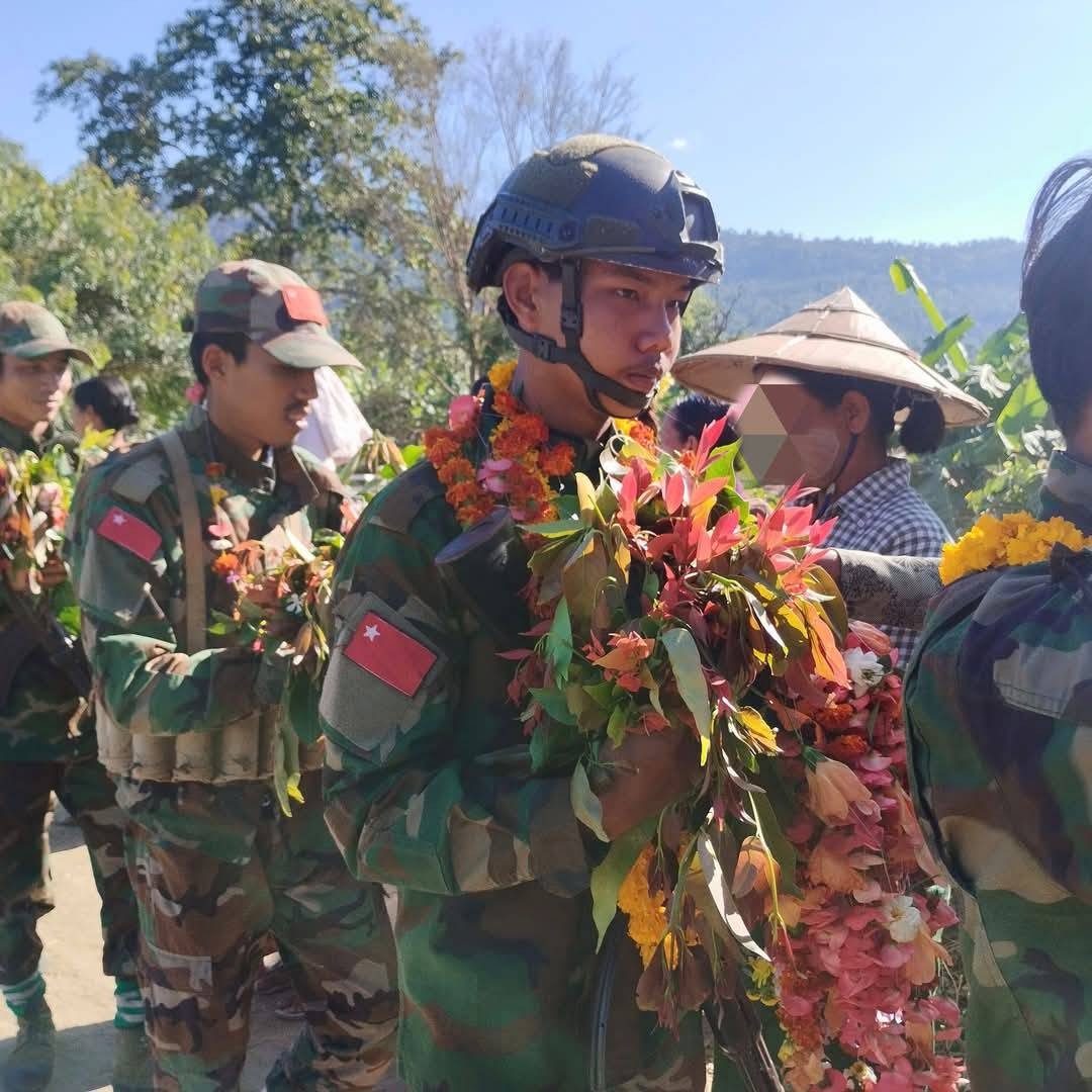 စစ်ကောင်စီစစ်ကြောင်းကို ကြားဖြတ်တိုက်ခိုက်ပြီး ပြန်လာတဲ့ရဲဘော်တွေကို ဂုဏ်ပြုကြိုဆို