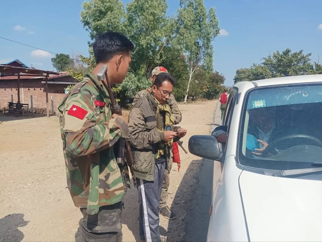 ပုသိမ်-မုံရွာလမ်းပိုင်းကို သတိထားအသုံးပြုဖို့ ထုတ်ပြန်ပြီးနောက် အထက်မင်းလှပကဖ လမ်းပေါ်တက် စစ်ဆေး