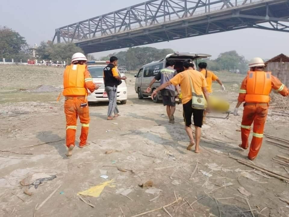 စစ်ကိုင်းတံတားပေါ်က မြစ်ထဲခုန်ချတဲ့ ဘုန်းကြီးရုပ်အလောင်း ပြန်တွေ့