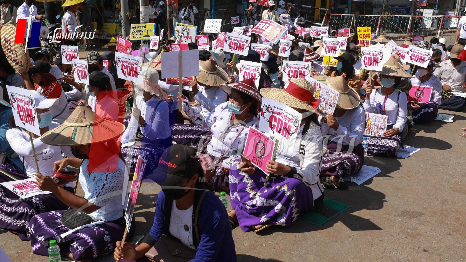CDM ဝန်ထမ်းတွေ ဘဝနေထိုင်မှုခက်ခဲနေပြီး အချို့က ကျောက်ကပ်ထုတ်ရောင်းဖို့ထိ စဥ်းစားလာနေ