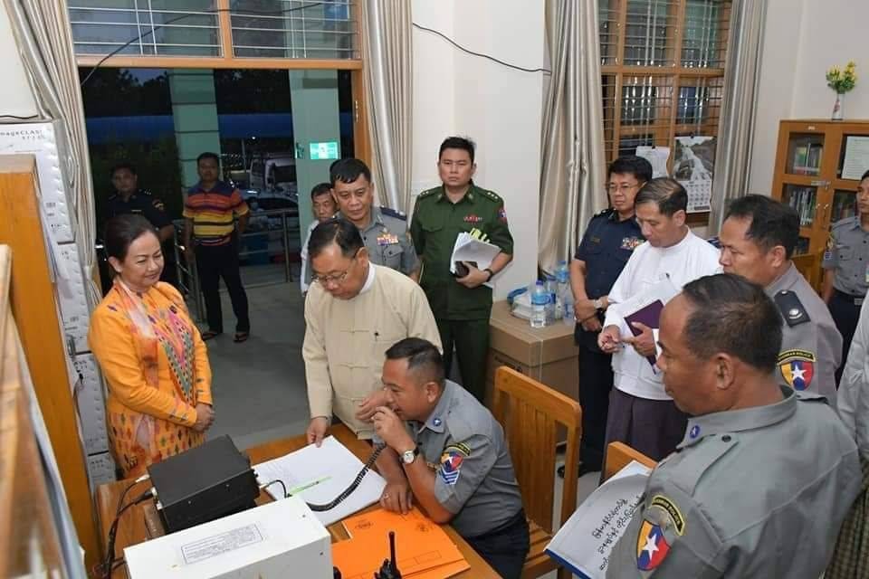 အာဏာအလွဲသုံးစားလုပ်ပြီး တံစိုးလက်ဆောင်ရယူကြောင်း အပြစ်ဖော်ပြကာ  ဒု-ဗိုလ်ချုပ်ကြီး စိုးထွဋ် ကို ထောင်ဒဏ် ၅ နှစ်ချ