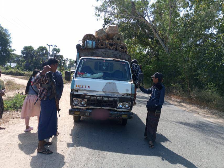 တိုက်ပွဲဖြစ်နေလို့ ဆင်ဖြူကျွန်း၊ တညောင်၊ ဆိပ်ဖြူလမ်းပိုင်းတွေကို Local PDF က ယာယီပိတ်