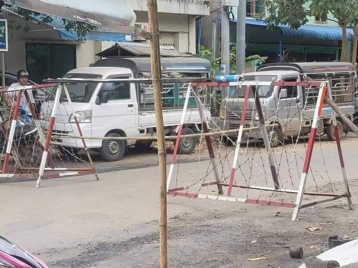 ပြည်မှာ စွယ်တော်ဘုရားပွဲကို လမ်းပိတ်ပြီး လုံခြုံရေးအပြည့်နဲ့ပြုလုပ်၊ နတ်တလင်းမှာလည်း စစ်ကောင်စီဝန်ကြီးချုပ်လာရောက်မယ့် စွယ်တော်ပွဲအတွက် လုံခြုံရေးတင်းကျပ်ထား
