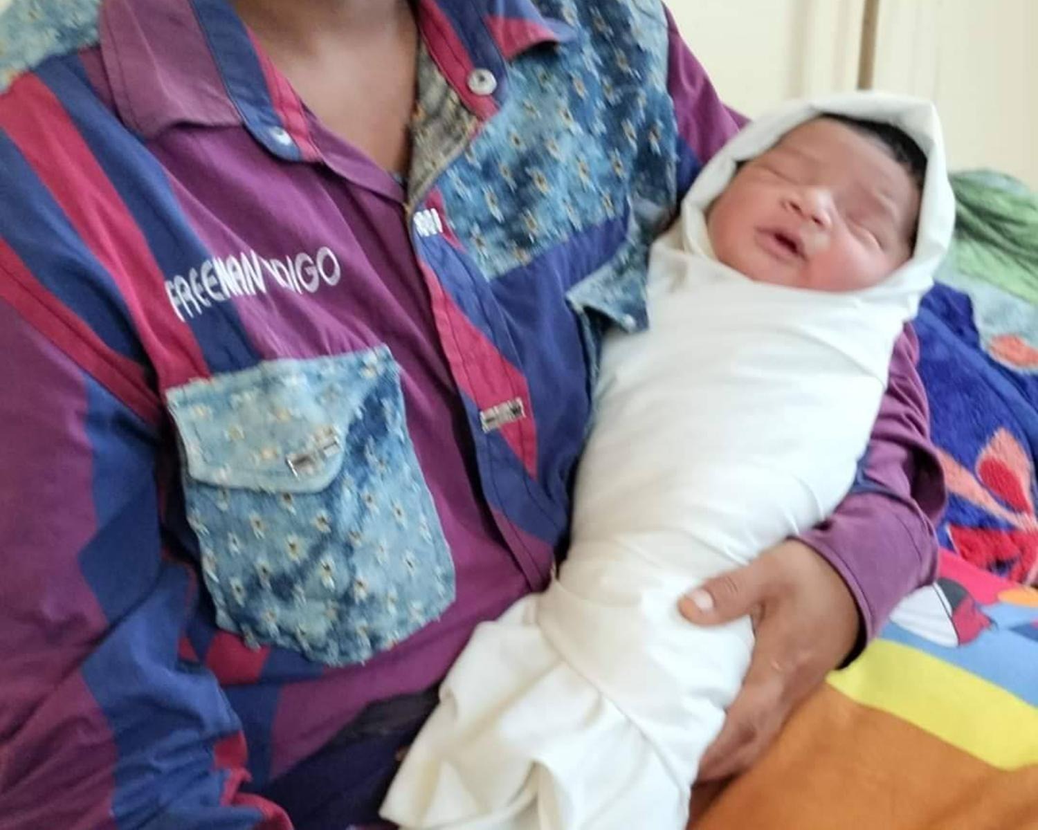 ကိုယ်ထူကိုယ်ထဆေးခန်းမှာ ဒဏ်ရာရလာတဲ့ မည်သည့်ရဲဘော်ကိုမဆို အခမဲ့ကုသပေးနေ