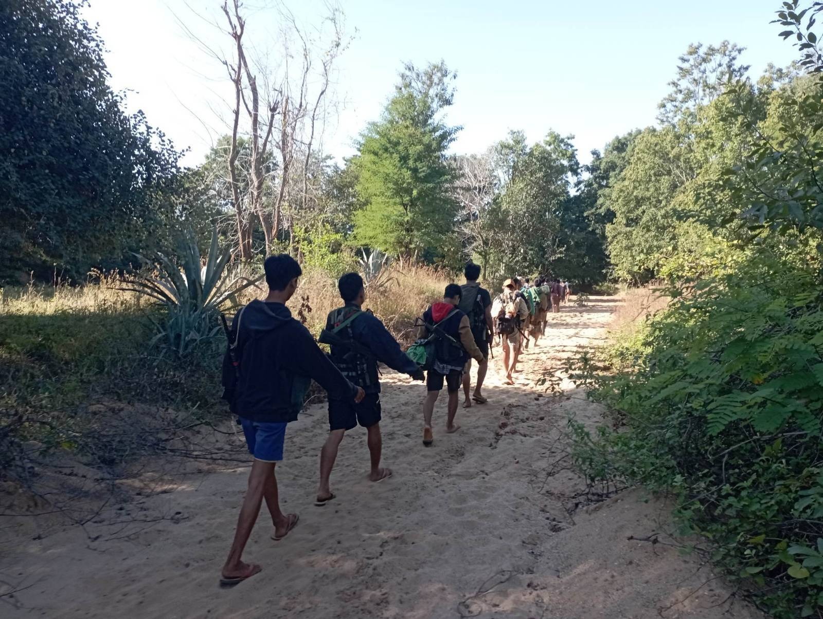 ရေနံချောင်းမှာ ဘုန်းကြီးကျောင်းထဲတပ်စွဲနေတဲ့ စစ်အုပ်စုကို တိုက်ခိုက်မှု PDF ၁ ဦးသေဆုံးခဲ့ပြီး စစ်သားသေဆုံးမှုများဟုဆို