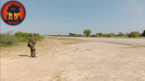 စစ်ကောင်စီယာဉ်တန်း အမြန်လမ်းမှာ အနီးကပ်တိုက်ခိုက်ခံရ