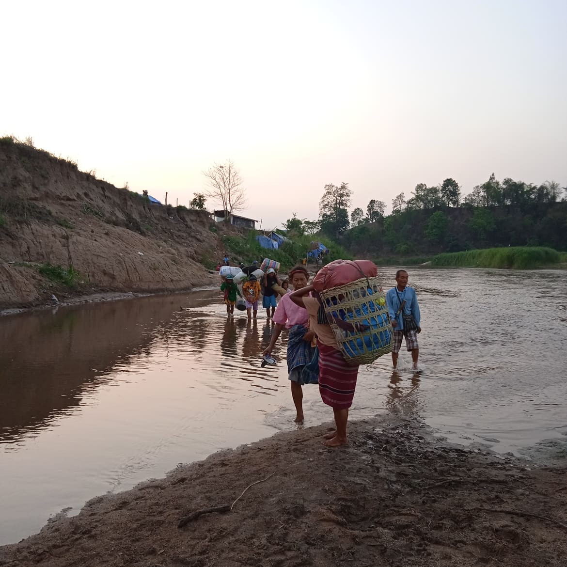 လေးကေ့ကော်မှာ တိုက်ပွဲဖြစ်လို့ စစ်ဘေးရှောင်တွေ ထပ်ပြီးစစ်ရှောင်နေရ