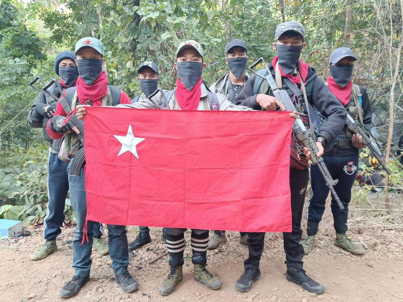 သပိတ်ကျင်းမှာ စစ်ကောင်စီကားတစီး မိုင်းဆွဲခံရ
