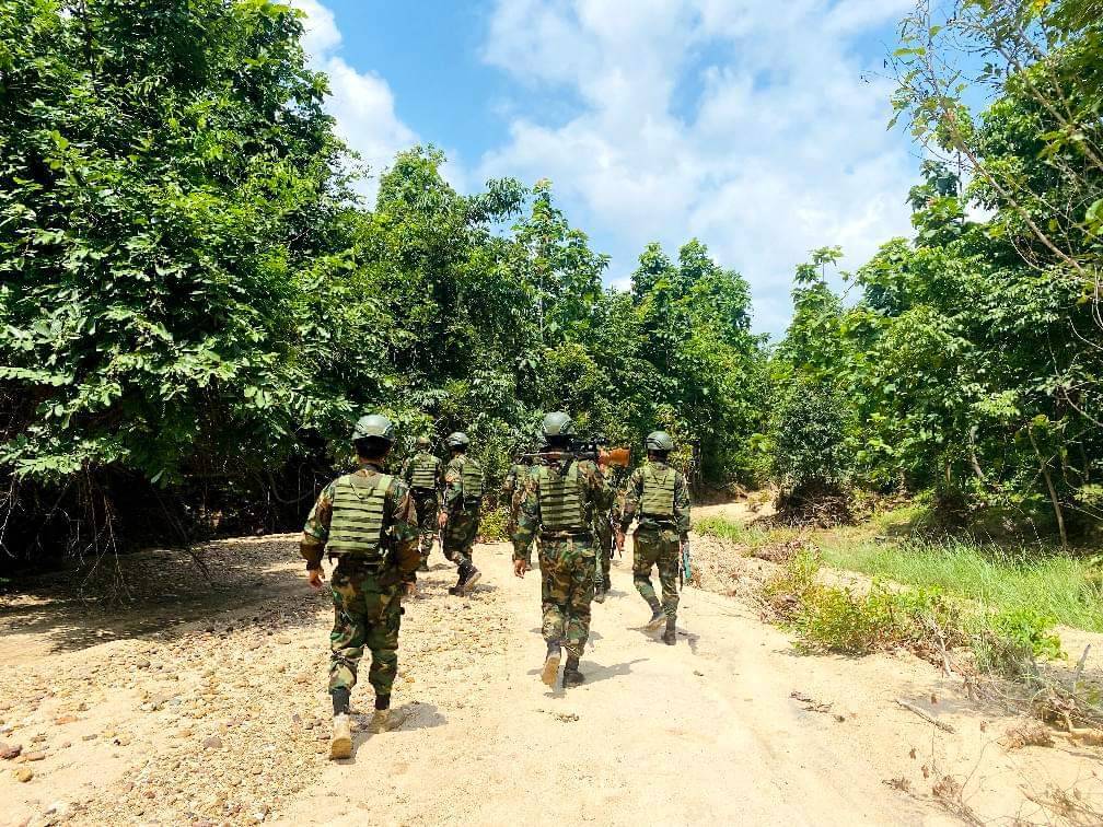 လက်ပံတန်းမြို့အထွက်က စစ်တပ်စစ်ဆေးရေးဂိတ် စီးနင်းပစ်ခတ်ခံရ