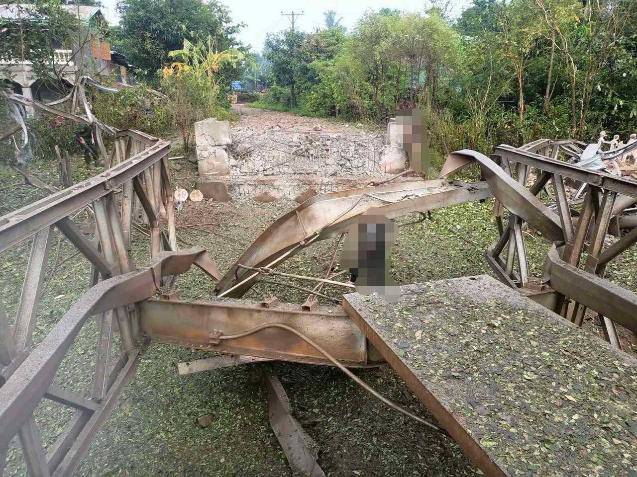 ဖြူးမှာ စစ်ကောင်စီတပ်စစ်ရေးအရ အသုံးပြုနေတဲ့တံတား မိုင်းခွဲခံရ