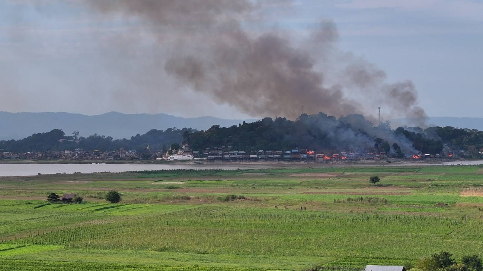 ထီးချိုင့်မြို့ပေါ်မှာ တိုက်ပွဲတွေပြန်ဖြစ်နေ