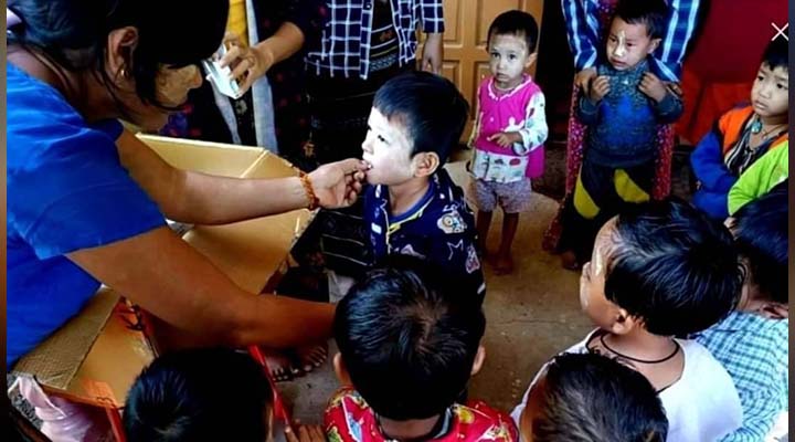 ကနီရှိ ပြည်သူ့အခြေပြုကျောင်း ၂ ကျောင်းက ကလေးတွေကို သံချဆေးတိုက်