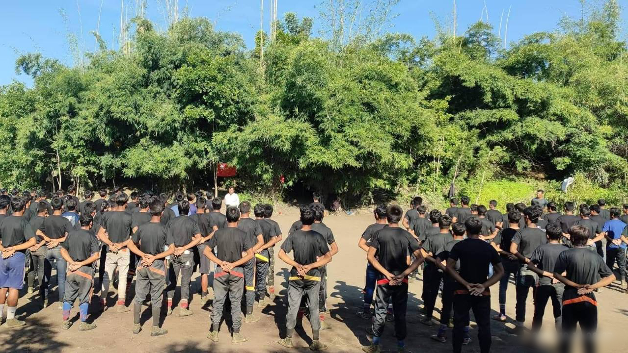 တနှစ်ကျော်သည်ထိ လက်လုပ်တွေနဲ့သာတိုက်ပွဲဝင်နေရတဲ့ ကန့်ဘလူလင်းယုန်နီအဖွဲ့