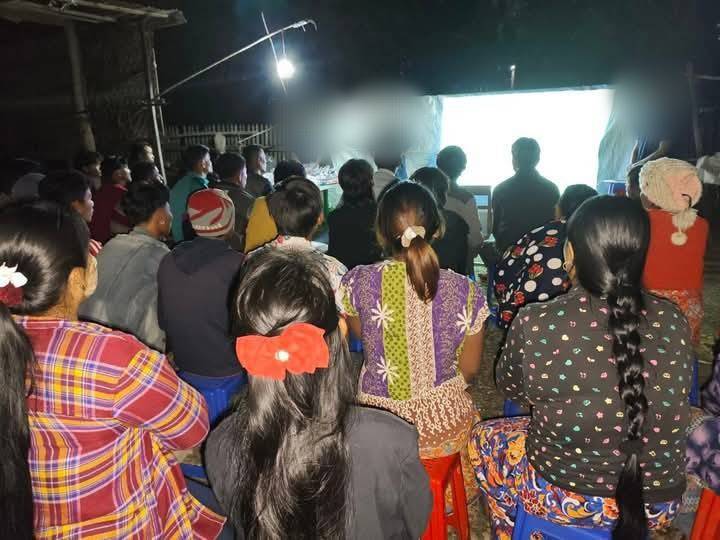 စစ်ရှောင်စခန်းက အမျိုးသမီးငယ်တွေအတွက် လိင်ပိုင်းဆိုင်ရာအသိပညာပေးဟောပြော