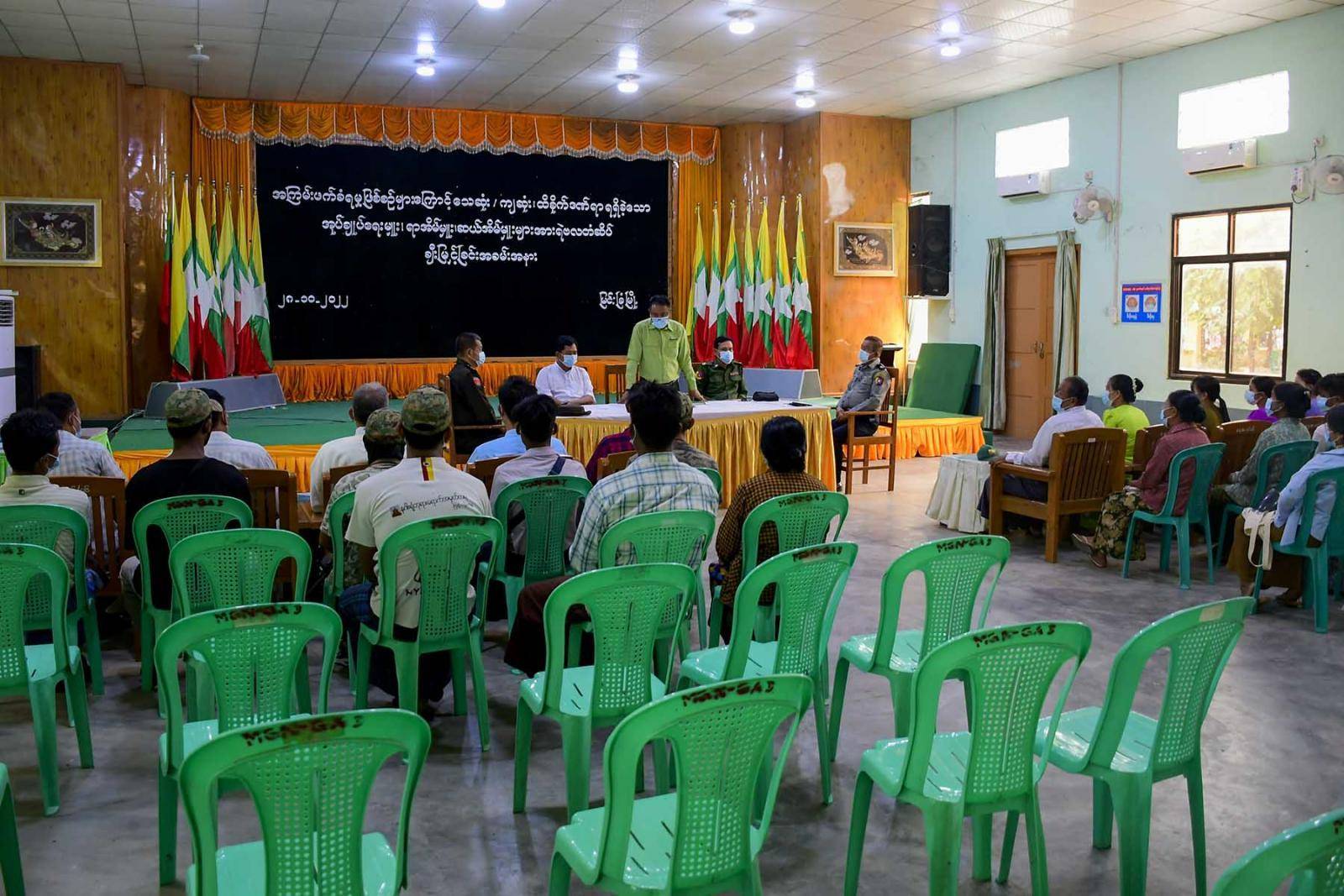 ရဲဗလတံဆိပ်ရအုပ်ချုပ်ရေးမှူးနဲ့ မိသားစုဝင် ၂ ဦး ပစ်ခံရလို့သေဆုံး