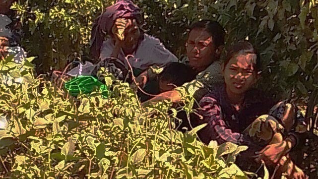 စစ်အုပ်စုက ထွက်လမ်းကိုပိတ်ထားလို့ ပခုက္ကူမှာ ဒေသခံ ၈ ထောင်ကျော် ပိတ်မိနေ