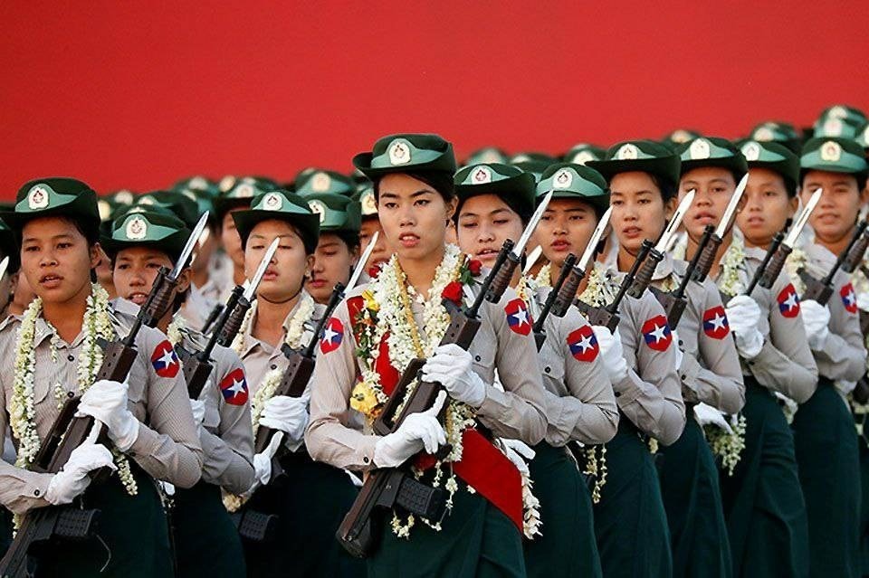 နေပြည်တော် စရဖ စစ်ရုံးချုပ်က အမျိုးသမီး တပ်ကြပ်ကြီးစာရေး ၂ ဦး ထွက်ပြေးနေ၊ တွေ့တဲ့နေရာ ပစ်သတ်ဖို့ ညွှန်ကြားထားလို့သိရ