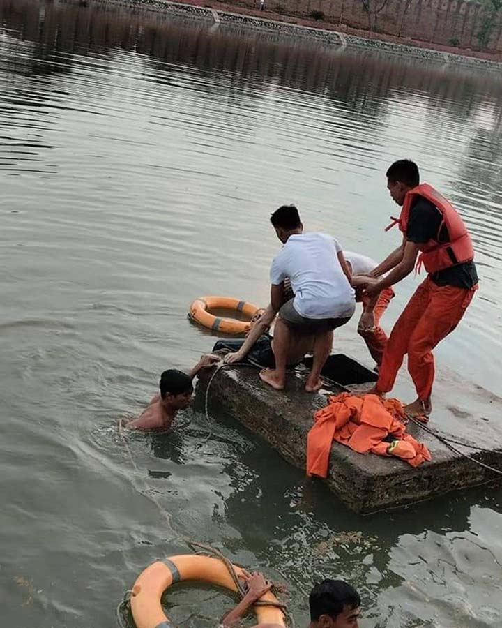 မန္တလေးကျုံးထဲကို ဆေးကျောင်းသားလူငယ် ၁ ဦး ခုန်ချ
