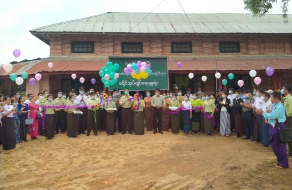 ခရိုင်အုပ်ချုပ်ရေးမှူးရုံး ဆောက်ဖို့ဆိုပြီး အရက်‌ဆိုင်နဲ့ KTV ကနေ ပိုက်ဆံလိုက်တောင်းနေ