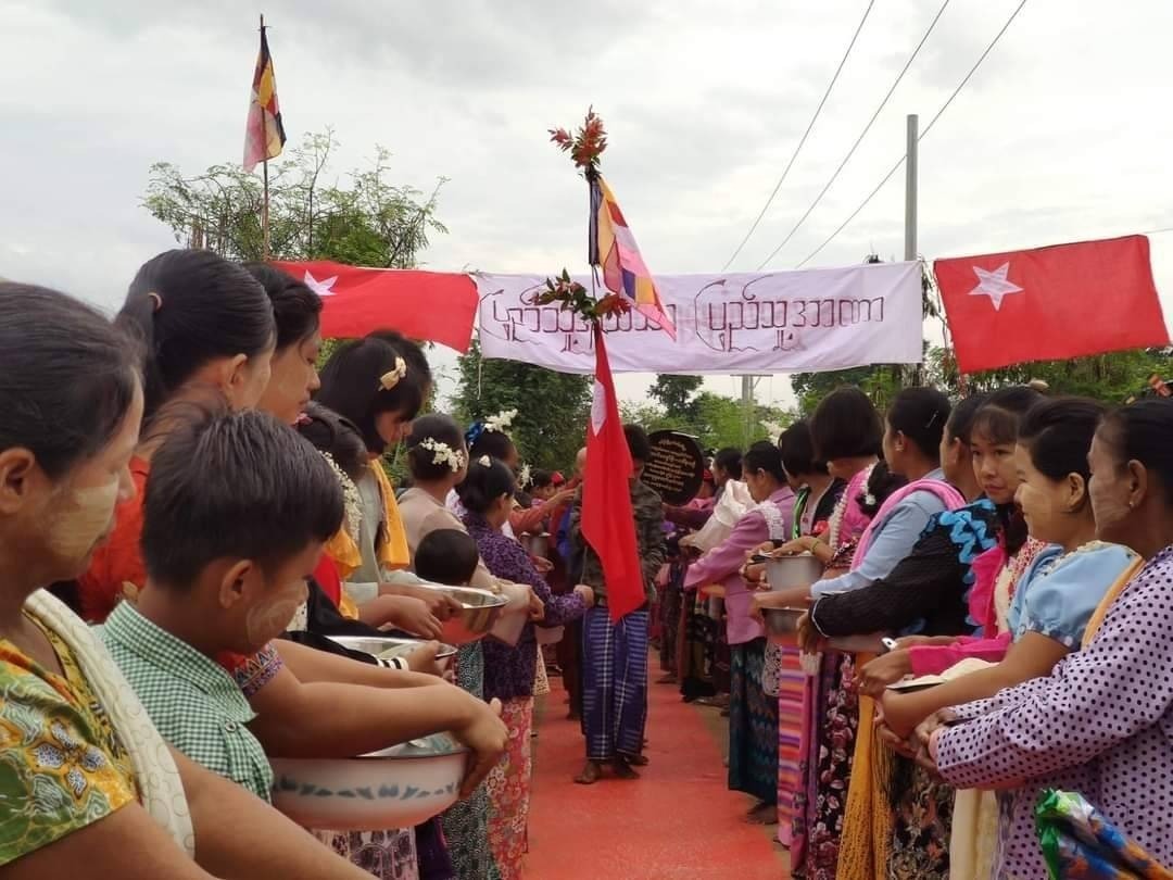NUG နဲ့ ၁၀၂၇ စစ်ဆင်ရေးကို ထောက်ခံတဲ့ တော်လှန်ဆွမ်းဆန်စိမ်းအလှူ