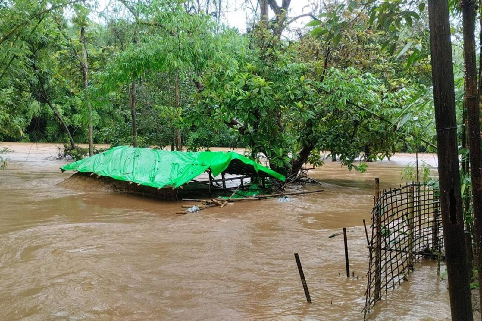 ချောင်းရေကြီးလို့ CDF-Asho နောက်တန်းစခန်းရေမြုပ်ပြီး သီးနှံစိုက်ခင်းတွေပျက်စီး