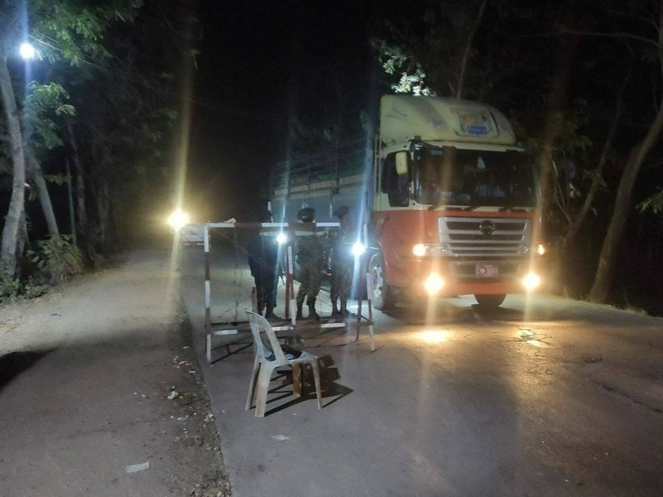 ပဲခူးတိုင်းအတွင်း စစ်အုပ်ချုပ်ရေး ကြေညာထားရာ ၅ မြို့နယ်က PDF တွေ လက်နက်အပ်ဖို့ လိုက်ကြေညာ